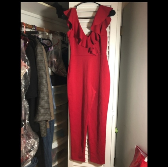 SOLD amazin Red jumpsuit - Picture 1 of 3